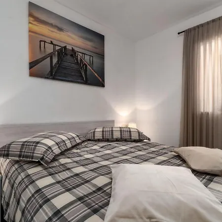 Appartement Karmela I