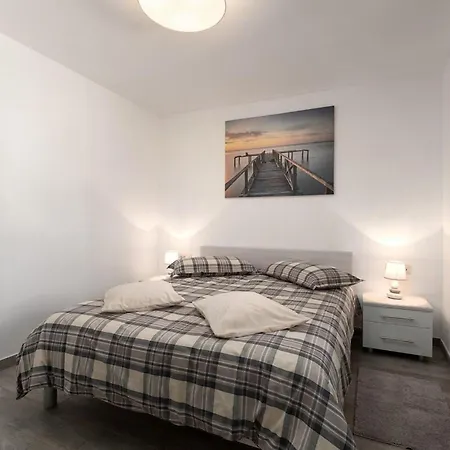 Karmela I * Višnjan