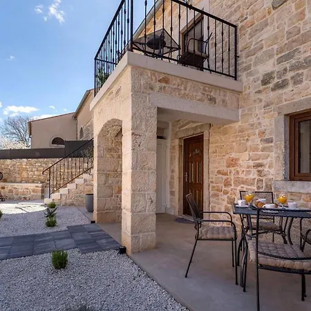 Apartment Karmela I